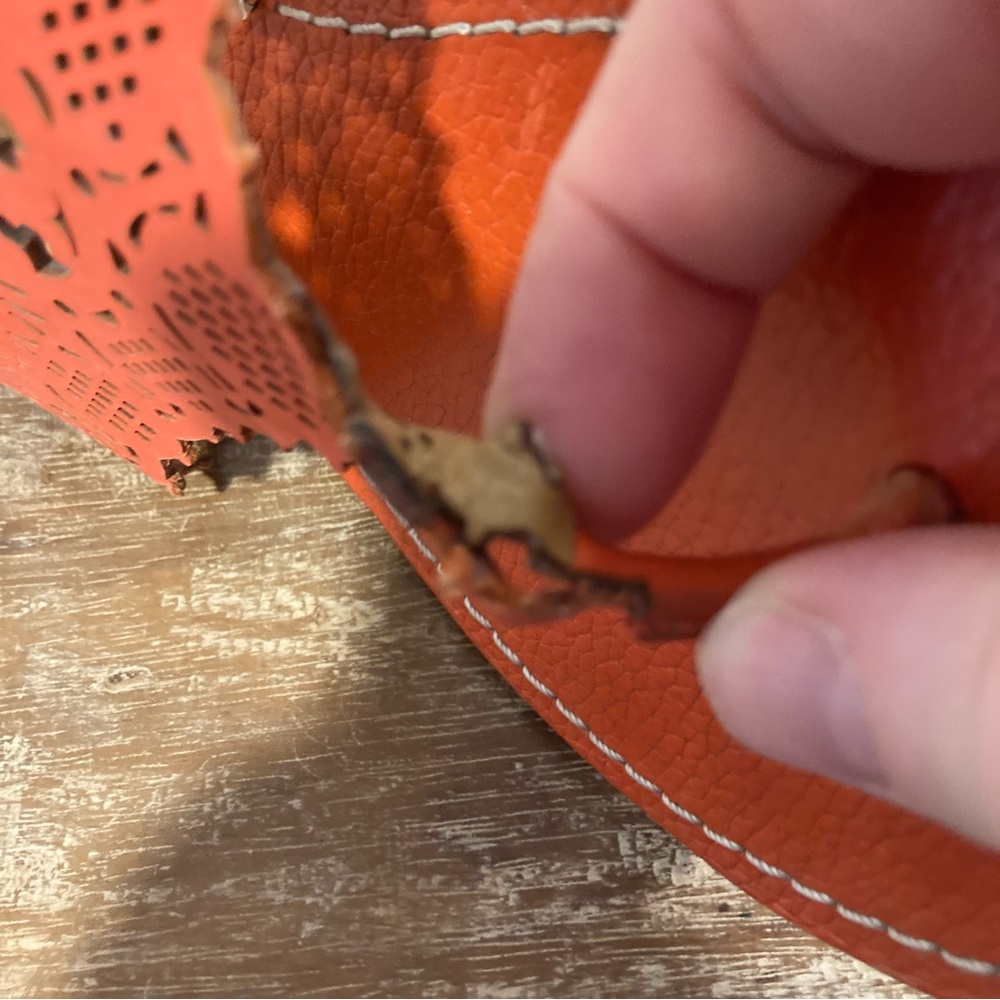 Tory Burch Roselle Thong Sandals Red Orange Colored Perforated Leather Size 8 - Picture 15 of 16